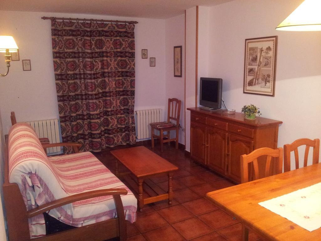 Apartamentos Petronilla Benasque Camera foto