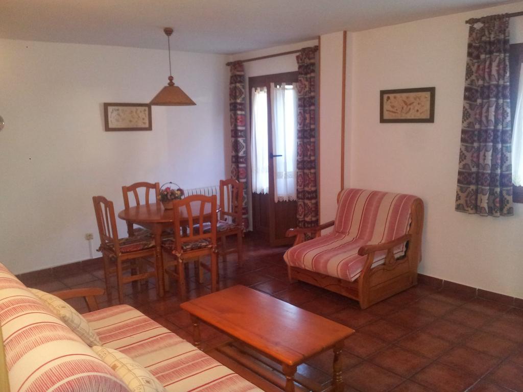 Apartamentos Petronilla Benasque Camera foto